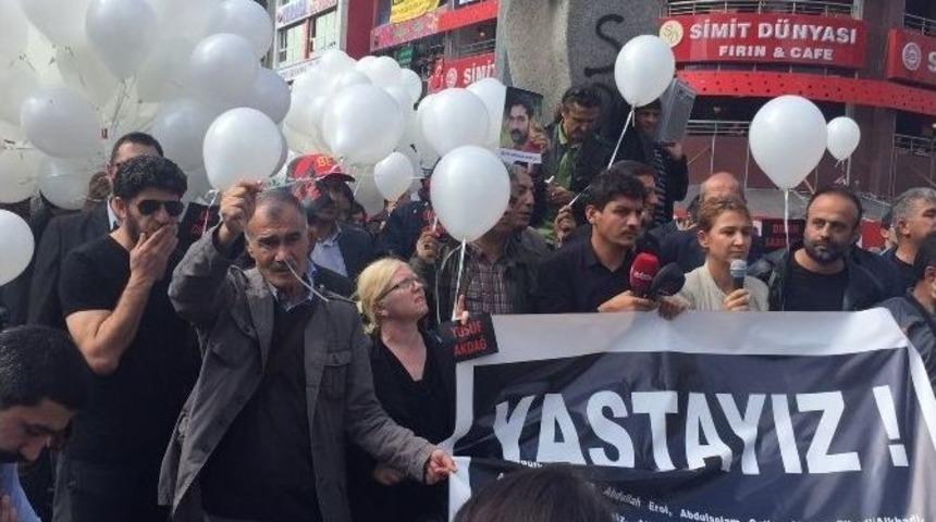 Ter&ouml;r Saldırısını Protesto Eden Gruplar Kızılay&rsquo;a Y&uuml;r&uuml;d&uuml;