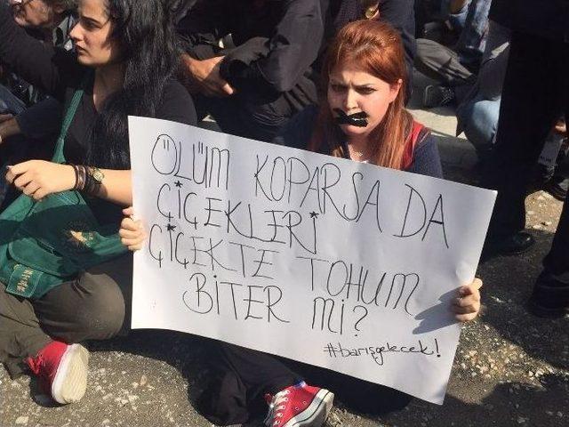 Terör Saldırısını Protesto Eden Gruplar Kızılay’a Yürüdü