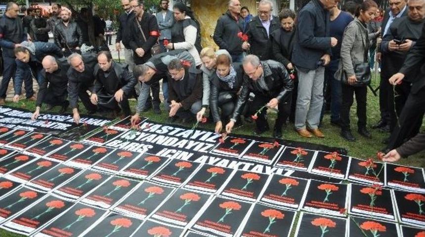 Ankara&rsquo;da Hayatını Kaybedenler Karanfillerle Anıldı