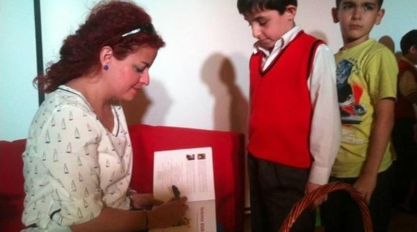 Turabibaba K&uuml;t&uuml;phanesi&rsquo;nde Yazar-&ccedil;ocuk Sohbetleri