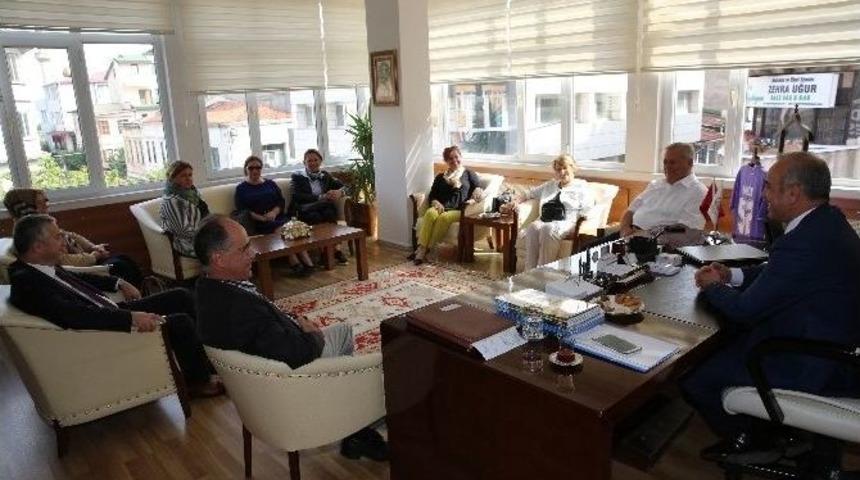 Mahalle Sakinlerinden Teşekk&uuml;r Ziyareti