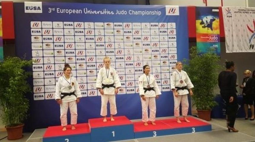 Be&uuml;&rsquo;n&uuml;n Milli Judocuları Fransa&rsquo;dan Madalyalarla D&ouml;nd&uuml;