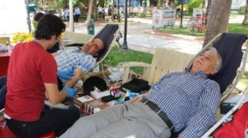 Adıyaman&rsquo;da G&uuml;nl&uuml;k Ortalama 40 &Uuml;nite Kan Bağışlanıyor