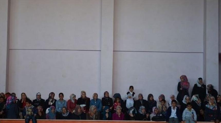 Adilcevaz&rsquo;da 200 Kişilik İşe 755 Başvurdu