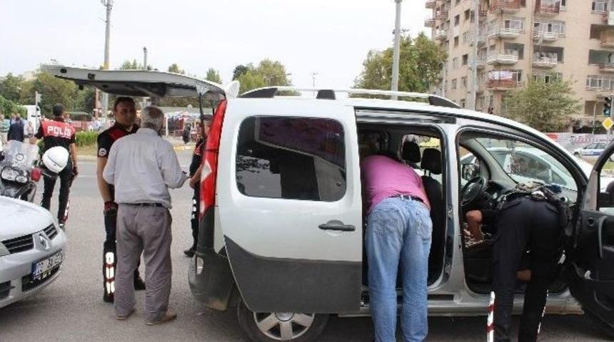 Ş&uuml;pheli Ara&ccedil; Polisi Alarma Ge&ccedil;irdi