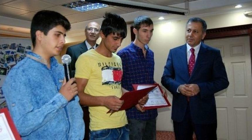 70 İşsize Sertifikaları T&ouml;renle Verildi