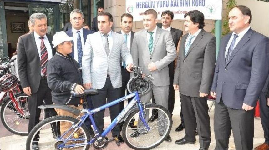 Muş’ta Hareketli Yaşam İçin Bisiklet Dağıtımı