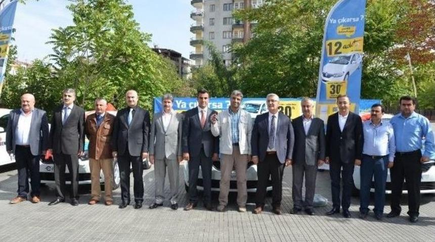 30 Tl&rsquo;lik Alışveriş Yapan 4 Kişi Otomobil Kazandı