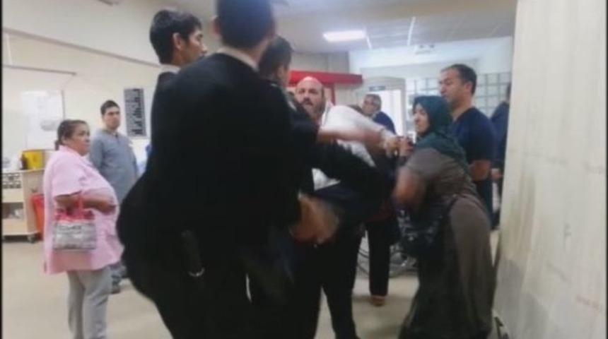 Acil Serviste Tekmeler Böyle Uçtu