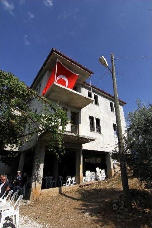 Şehit Polisin Evi Yarım Kaldı