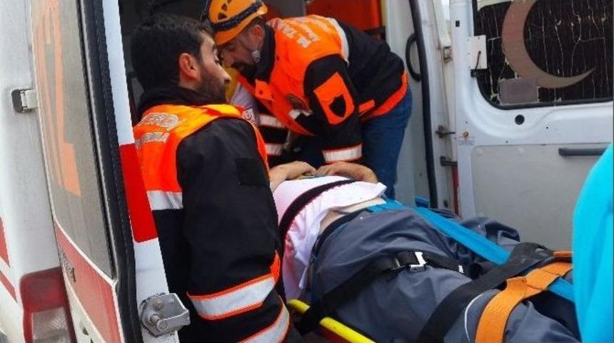 Aşırı Hız Yapan Tır S&uuml;r&uuml;c&uuml;s&uuml; &Ouml;l&uuml;mden D&ouml;nd&uuml;