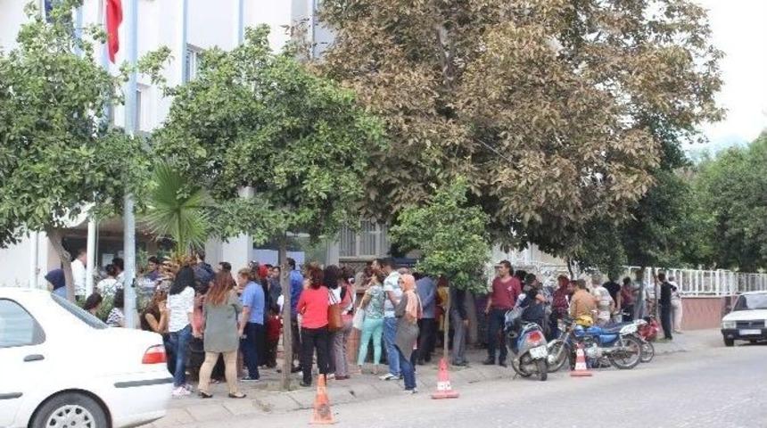 Aydın&rsquo;da İşsizler İş-kur&rsquo;a Akın Etti