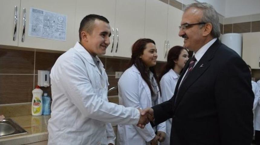 Lise &Ouml;ğrencisi "k&ouml;y M&uuml;zesi" Kurdu