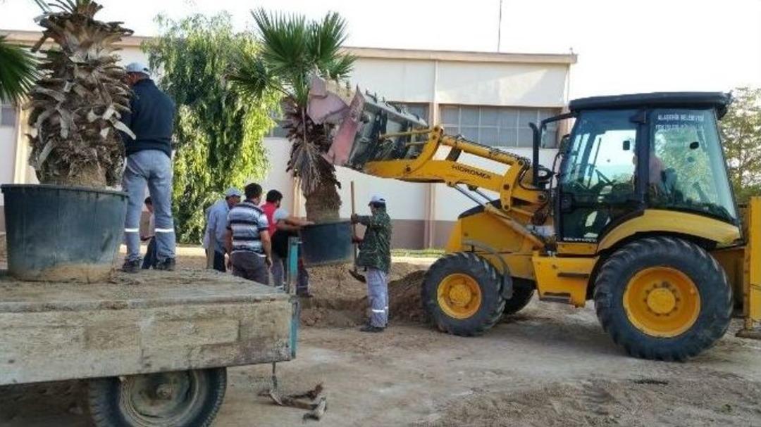 Alaşehir, Başkan Kara&ccedil;oban&rsquo;la G&uuml;zelleşiyor