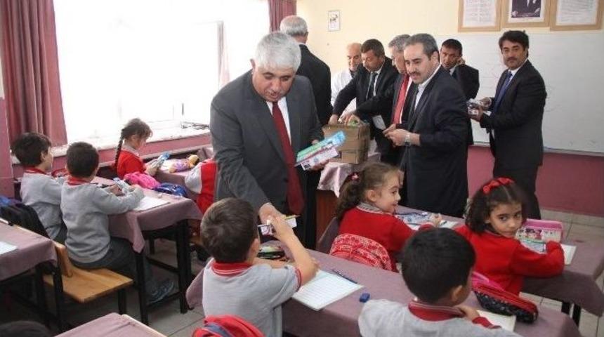 Sorgun&rsquo;da &Ouml;ğrencilere 6 Bin Adet Diş Fır&ccedil;ası Ve Diş Macunu Dağıtıldı