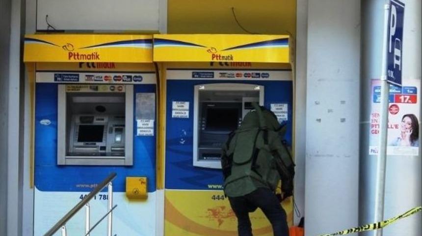 Ptt &Ouml;n&uuml;nde Unutulan Ş&uuml;pheli Paket Polisi Alarma Ge&ccedil;irdi