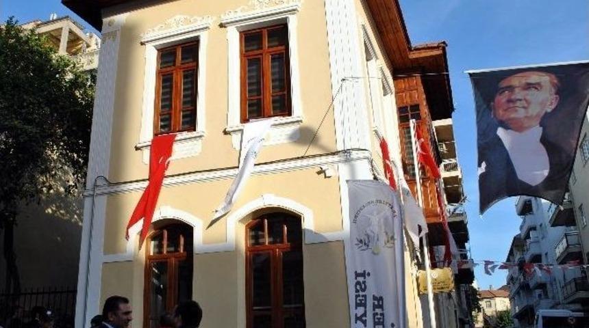 Başkan &Ouml;zakcan, K&uuml;lt&uuml;r Ve Sanat Merkezi Hizmete A&ccedil;tı