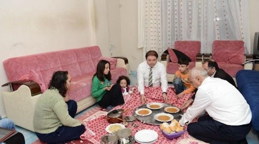 Başkan Kılı&ccedil;, Muharrem Sofrasına Konuk Oldu