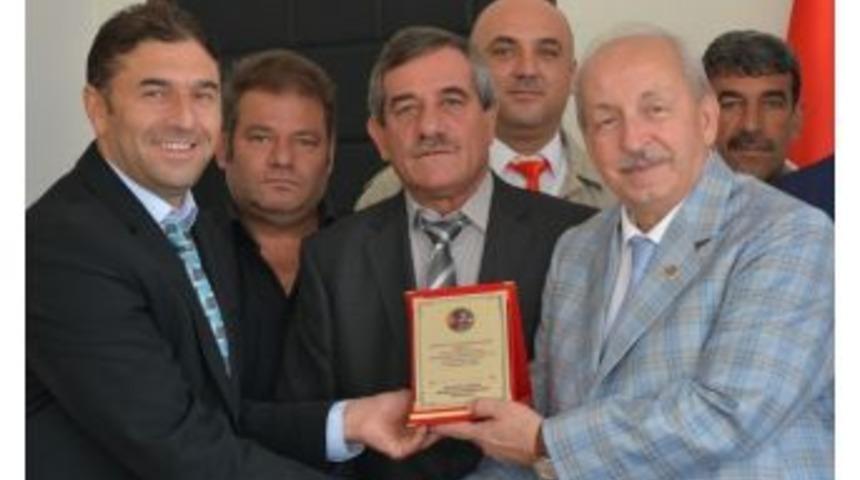 Başkan Albayrak&rsquo;a Teşekk&uuml;r Plaketi