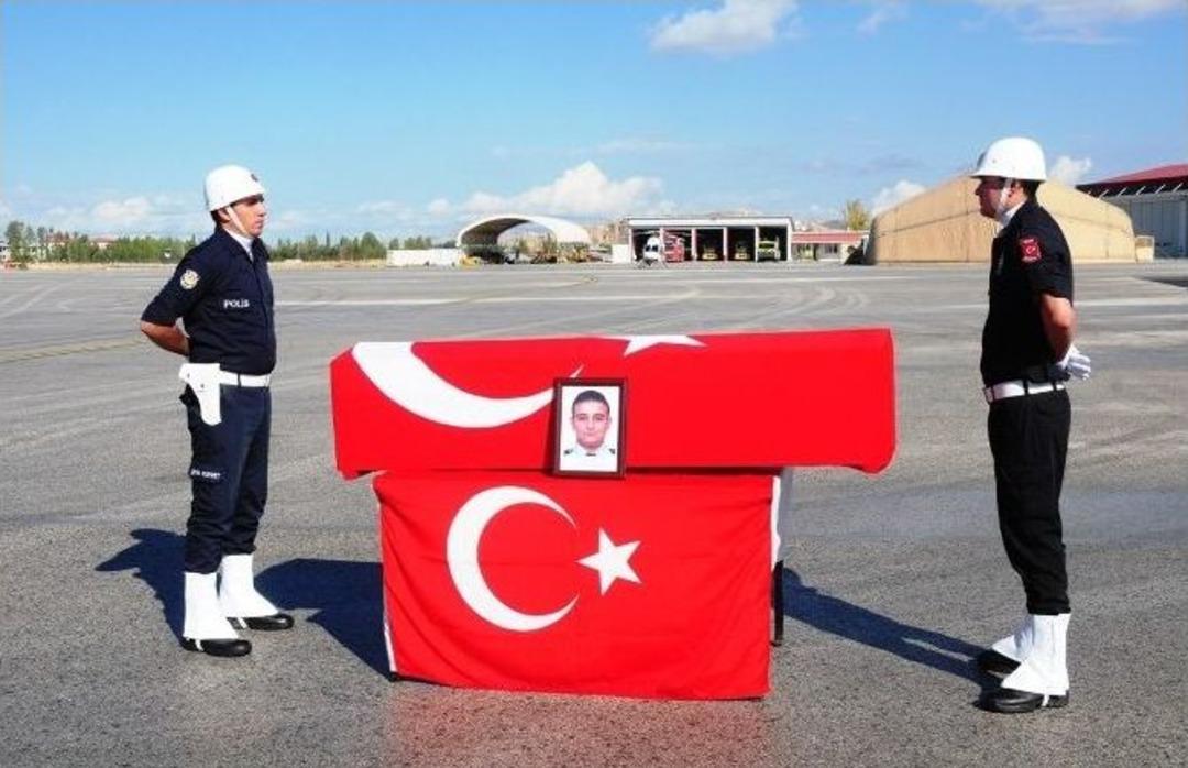 Şehit Polise Hazin T&ouml;ren