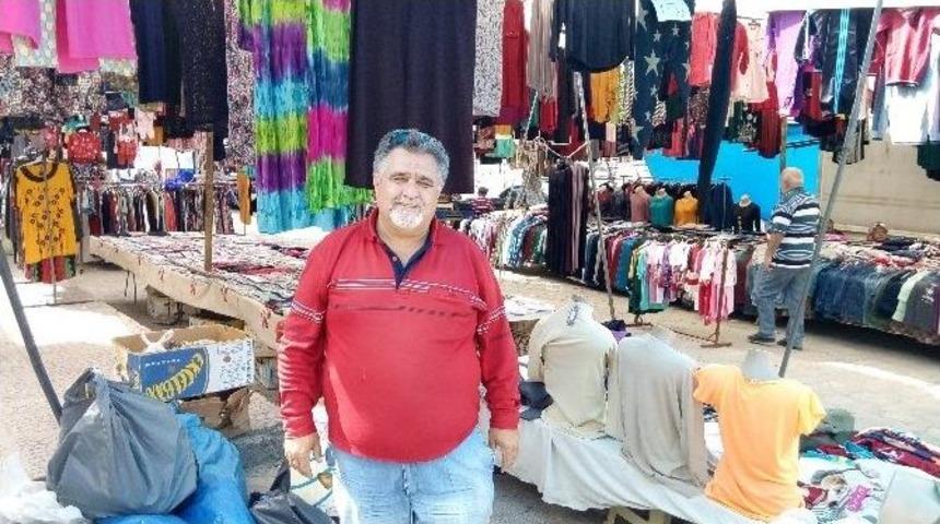 (&ouml;zel) Hem Satış Yapıyor, Hem De Propaganda