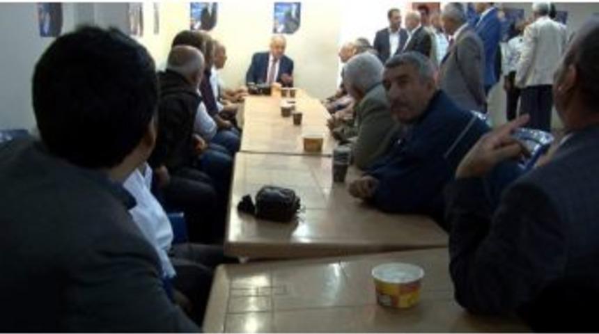 Ahmet Uzer T&uuml;rkmen Kanaat &Ouml;nderleri Ve Muhtarlarla Buluştu