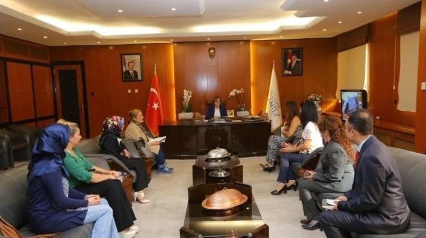 Mozaik Yarışmasında Dereceye Giren Kursiyerle Başkan Şahin&rsquo;i Ziyaret Etti