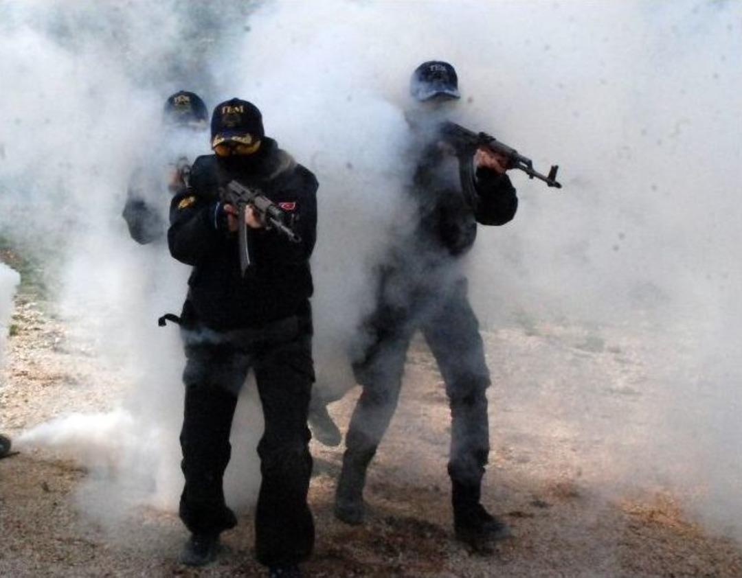 Ter&ouml;rle M&uuml;cadele Timlerinden Nefes Kesen Eğitim