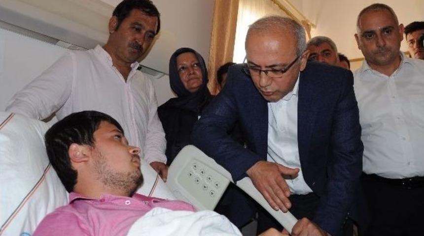 Elvan, Darp Edilen Ak Partili Genci Ziyaret Etti