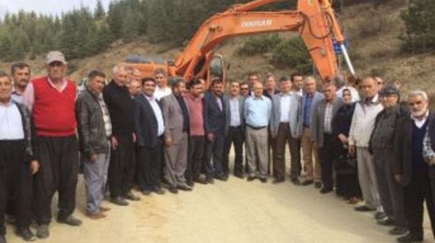 Çelikcan Ve Yeni Feke’de Yol İnşaatını Başlattı