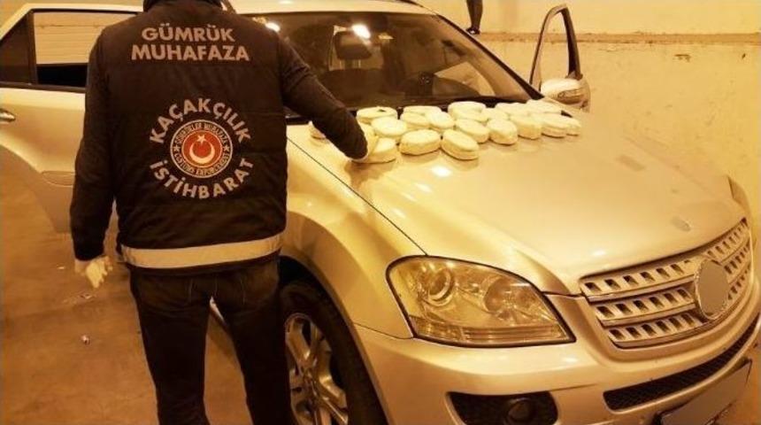 Otomobilde 23 Kilogram Esrar Ele Ge&ccedil;irildi