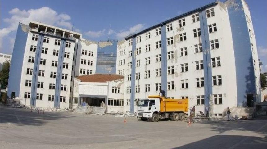 Kahramanmaraş Emniyet M&uuml;d&uuml;rl&uuml;ğ&uuml; Yıkılıyor