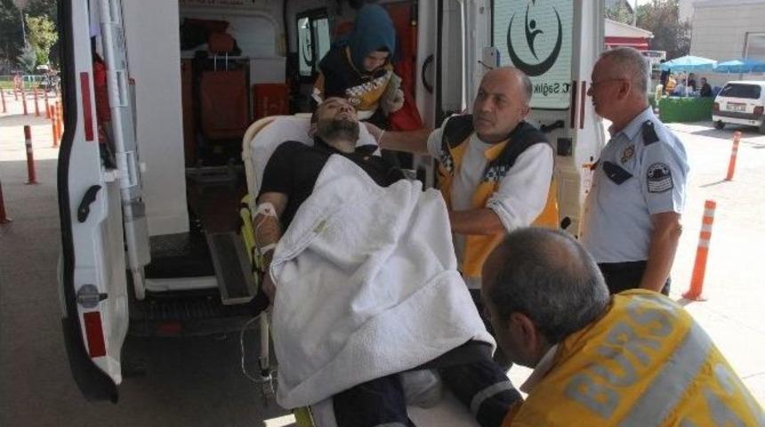 Gen&ccedil; İş&ccedil;i Elini Makineye Kaptırdı