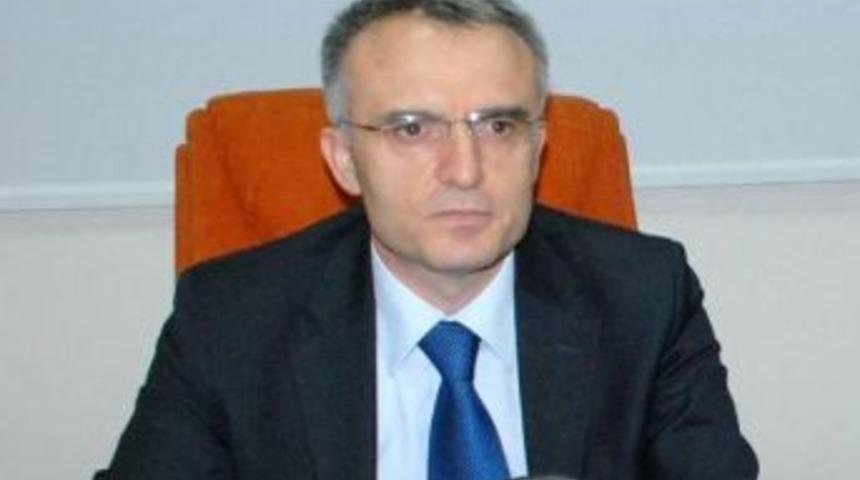 Arpalı Ve Konursu&rsquo;ya Sentetik &Ccedil;im Futbol Sahası