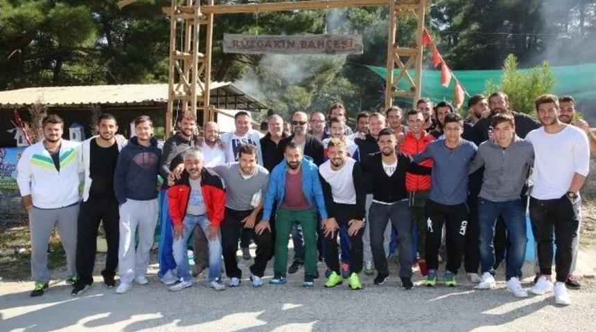B&uuml;y&uuml;kşehir Belediyespor Kahvaltıda Buluştu