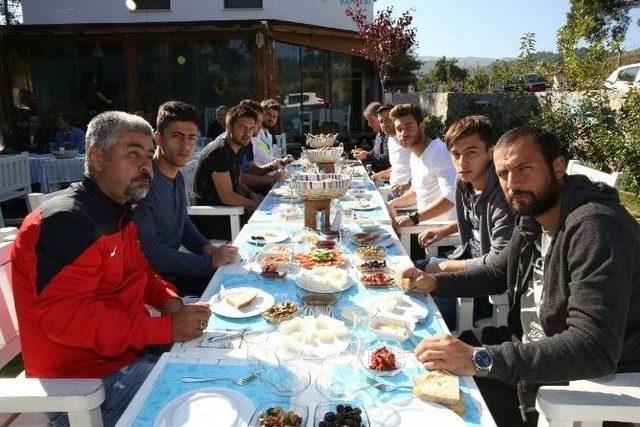 Büyükşehir Belediyespor Kahvaltıda Buluştu