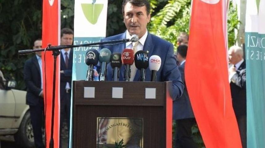 Sağlık Bakanı M&uuml;ezzinoğlu, &Ccedil;ocuklarla Eğlendi