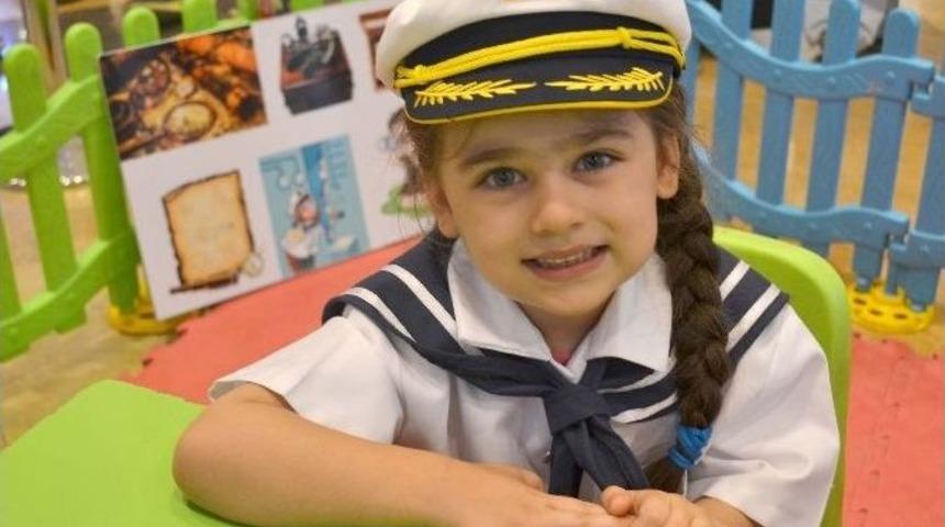 Piazza&rsquo;da Yelkenler Fora