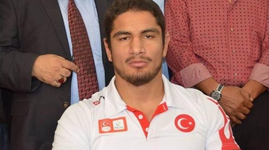 D&uuml;nya Şampiyonu Taha Akg&uuml;l Memleketinde Coşkuyla Karşılandı