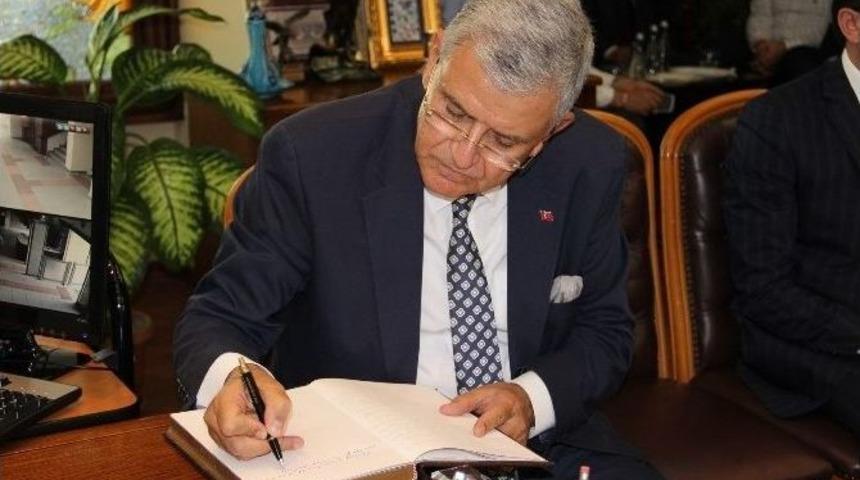 Eski Ab Bakanı Volkan Bozkır, İskenderun&rsquo;da