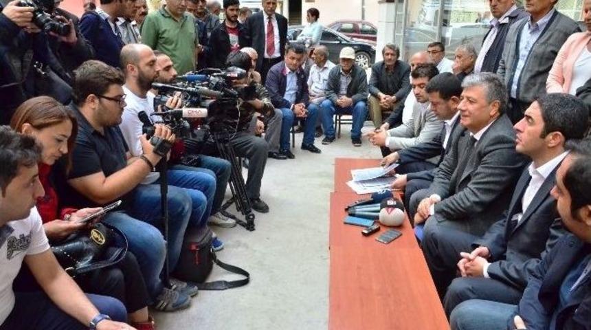 Chp&rsquo;li Mustafa Balbay Malatya&rsquo;da Taziye Ziyaretinde Bulundu