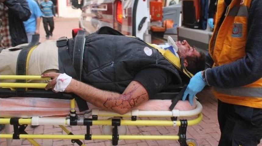 Minib&uuml;s Yan Yattı: 1 Yaralı