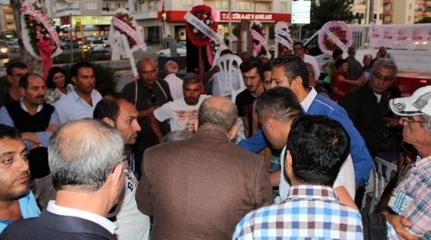 Chp Se&ccedil;im B&uuml;rosu A&ccedil;ılışında Gazeteciler Tartaklandı