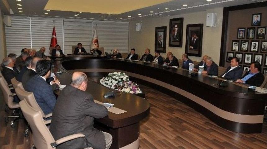 Başkan &Ccedil;imen Muhtarlarla İstişare Toplantısı D&uuml;zenledi