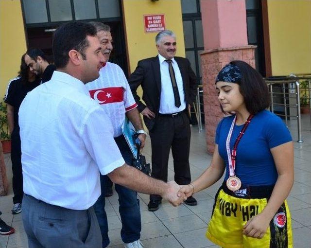 Adanalı Sporcular Muay Thai Şampiyonasından 21 Madalya İle Döndü