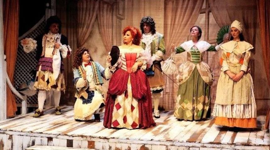 K&uuml;lt&uuml;r Ve Sanat Etkinlikleri, &ldquo;sersem Kocanın Kurnaz Karısı&rdquo; İsimli Oyunla Başladı