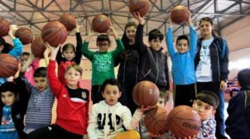 Başiskele Spor Salonu A&ccedil;ılıyor