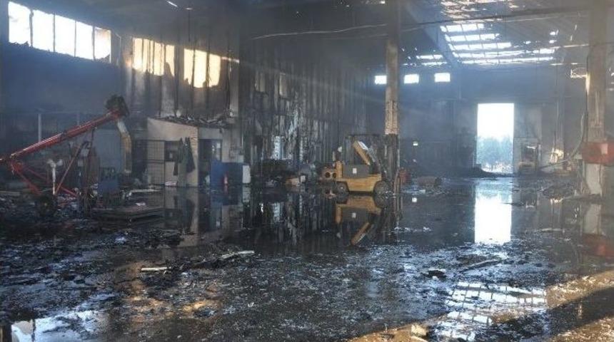 Uşak&rsquo;ta &Ccedil;ıkan Fabrika Yangını S&ouml;nd&uuml;r&uuml;ld&uuml;