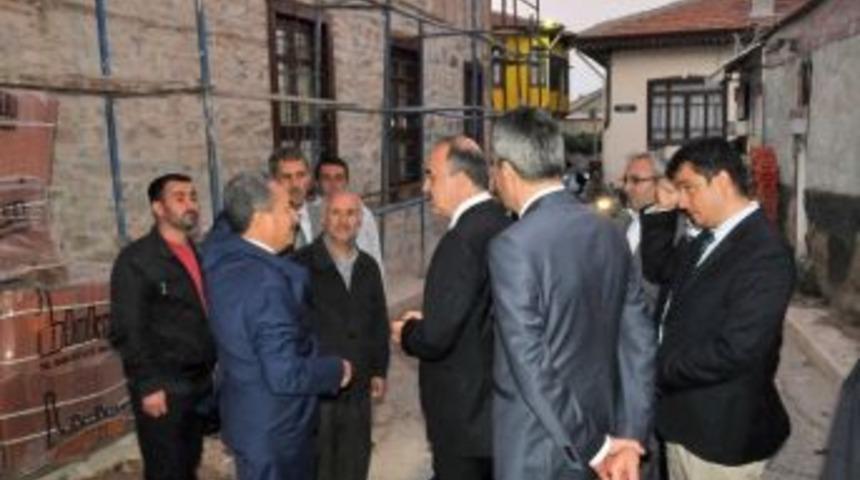 Vali Erol Akşehir&rsquo;deki Sokak Sağlıklaştırma &Ccedil;alışmalarını İnceledi