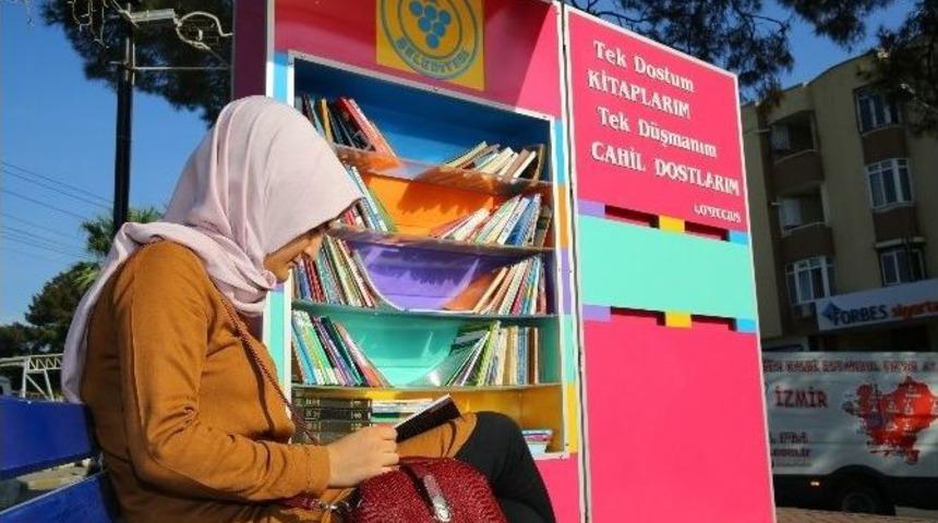 Bucalılar Sokak K&uuml;t&uuml;phanesini &Ccedil;ok Sevdi